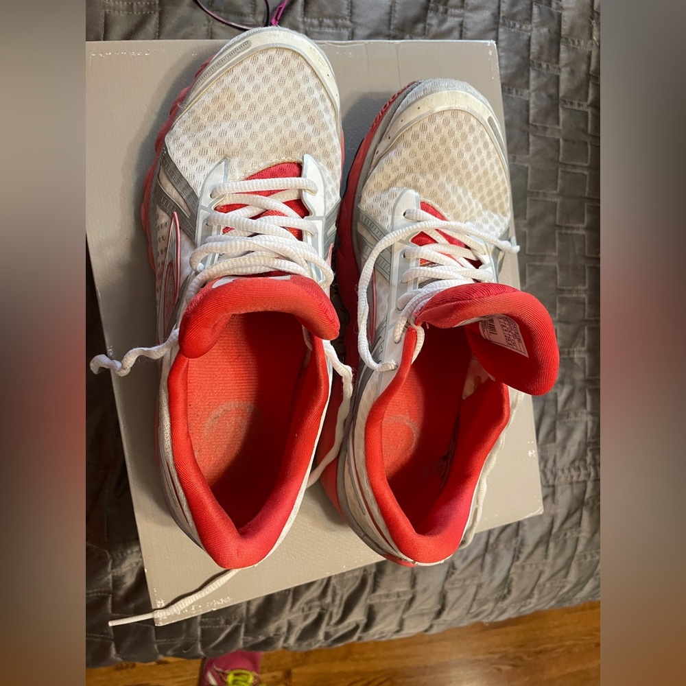 BROOKS PURE CADENCE RUNNING SHOE
